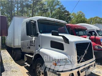 Volvo D11 Dobozos teherautók