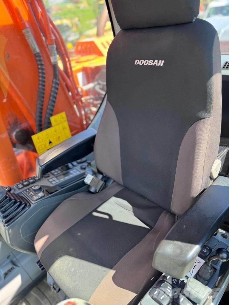 Doosan DX 140 W-3 Gumikerekes kotrók