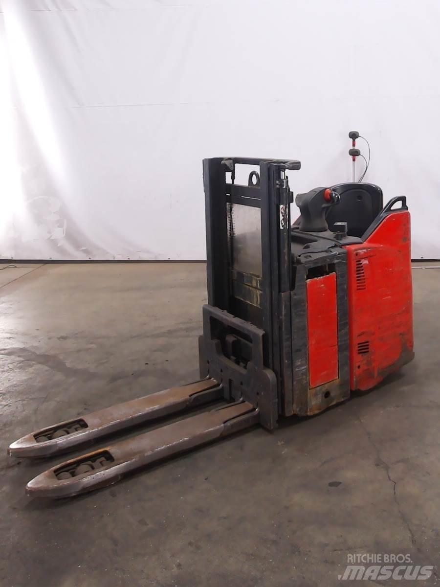 Linde D12P Gyalogkíséretű targonca