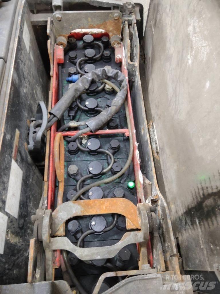Linde D12P Gyalogkíséretű targonca