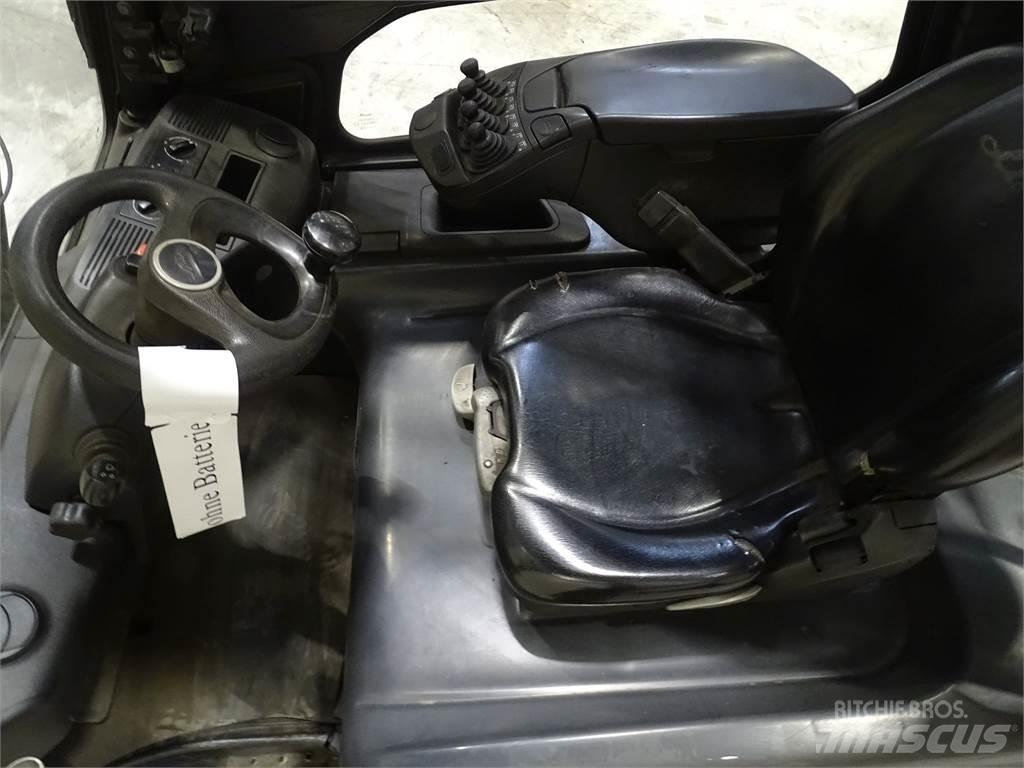 Linde E35L-01 Elektromos targoncák
