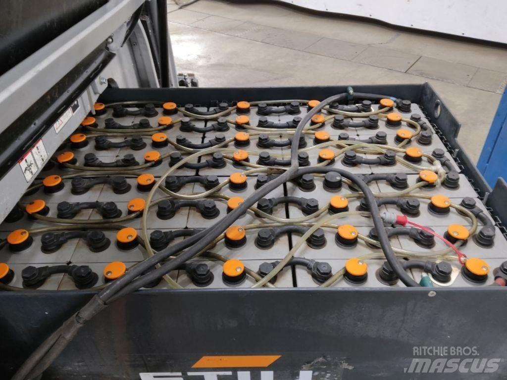 Still RX60-25 Elektromos targoncák