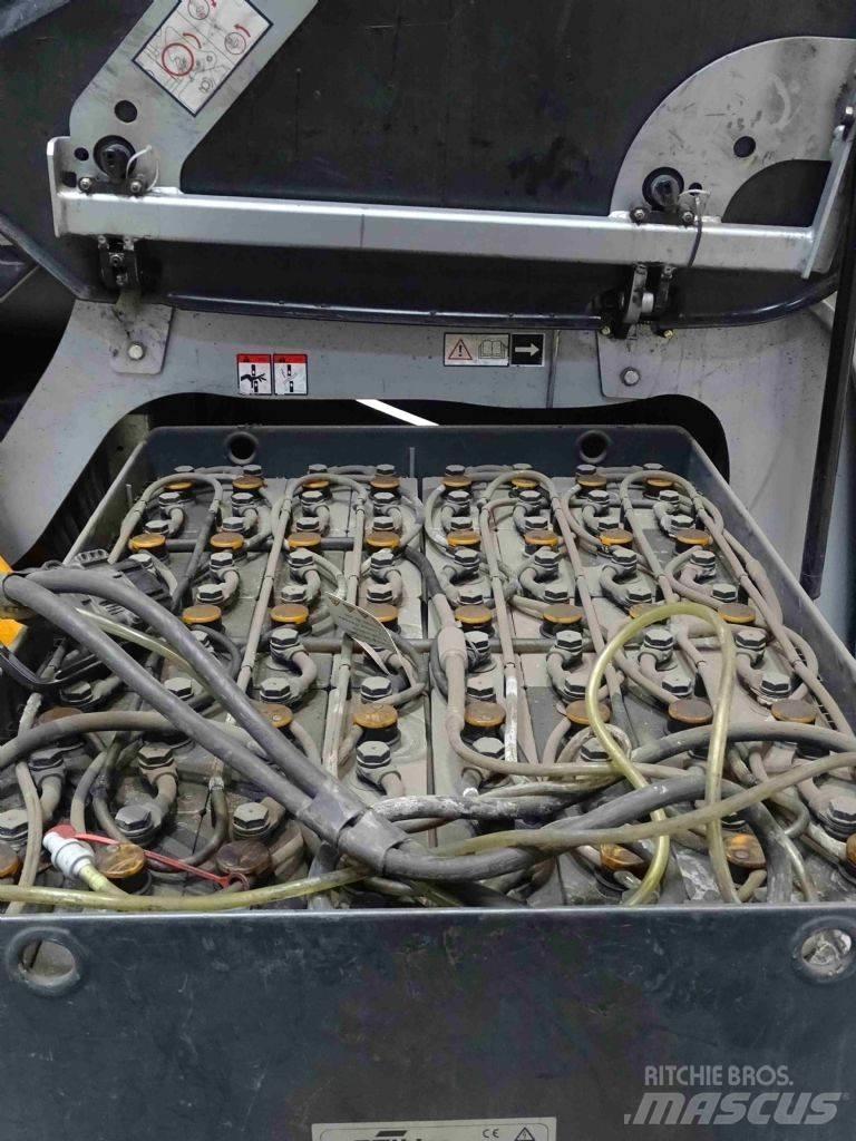 Still RX60-25 Elektromos targoncák
