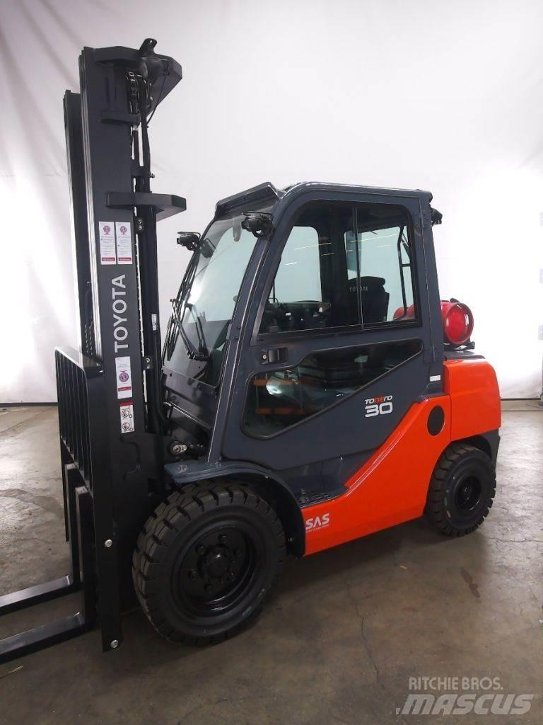 Toyota 02-8FGF30 Gázüzemű targoncák