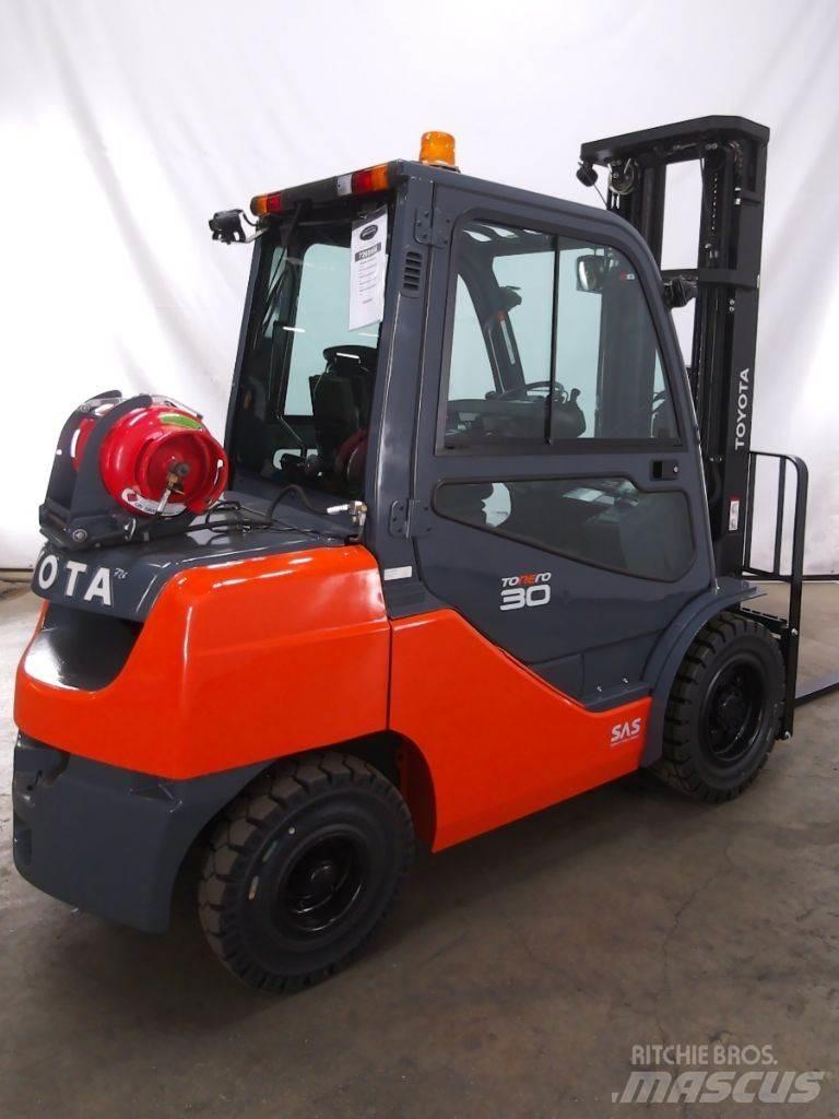 Toyota 02-8FGF30 Gázüzemű targoncák