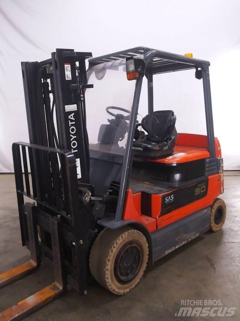 Toyota 7FBMF30 Elektromos targoncák