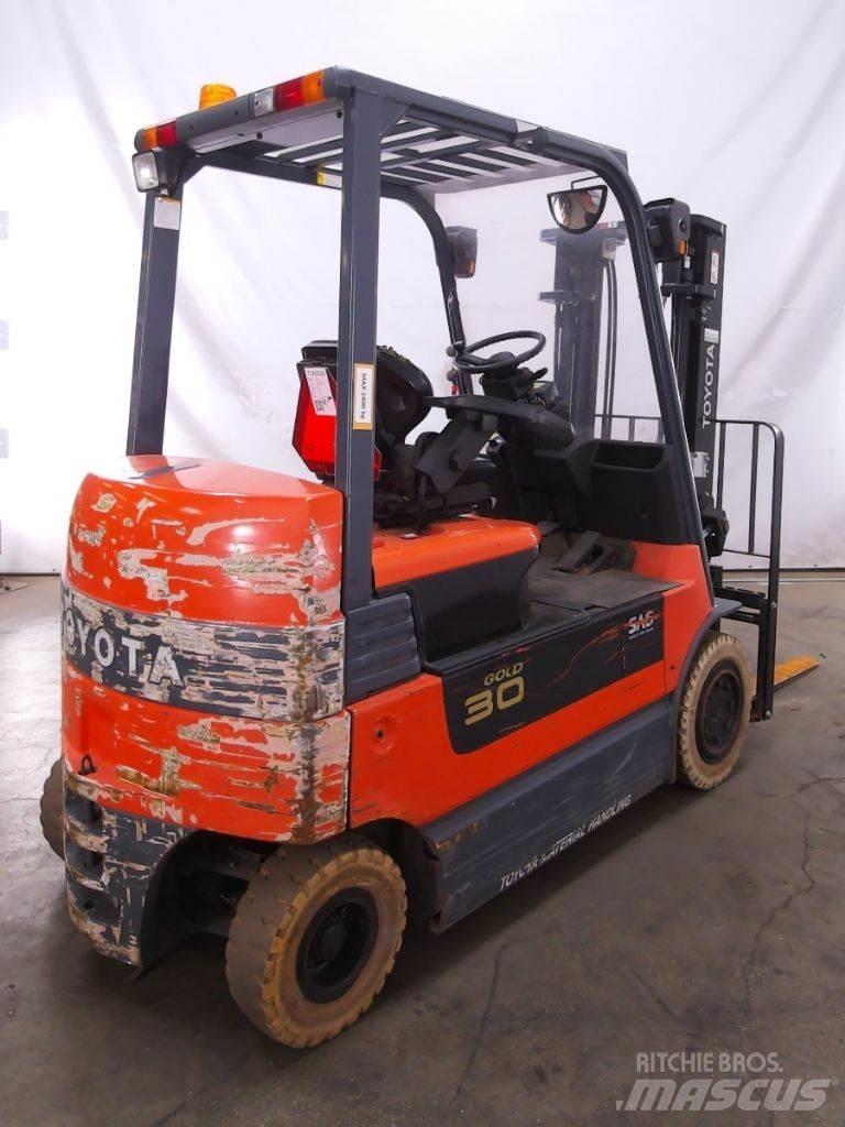Toyota 7FBMF30 Elektromos targoncák