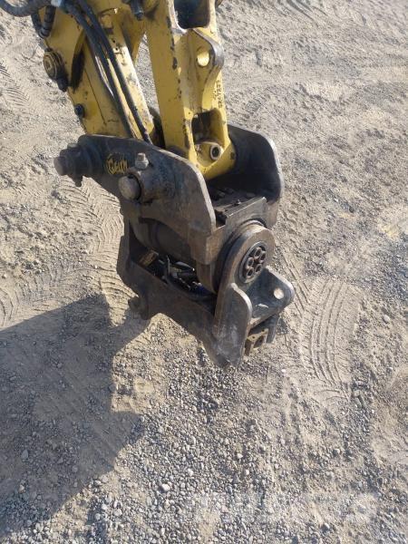 CAT 306 CR Mini kotrók < 7t