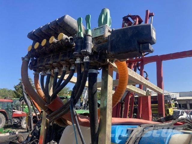  atasa 1000 L Vontatott trágyaszórók
