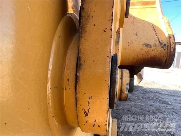 CAT 320 Lánctalpas kotrók