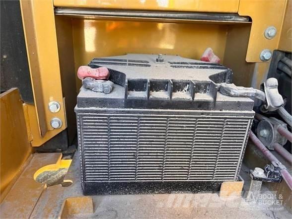 CAT 320 Lánctalpas kotrók