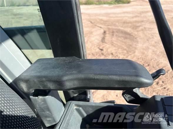 CAT 320 Lánctalpas kotrók