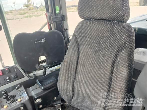 CAT 982M Gumikerekes homlokrakodók