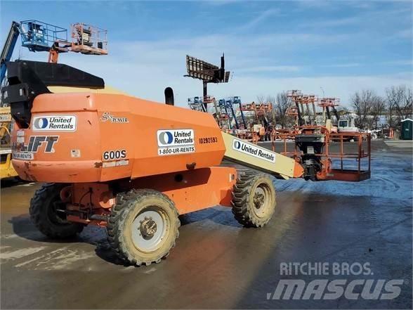 JLG 600S Teleszkópos emelők