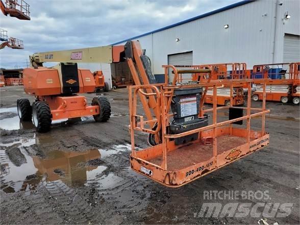 JLG 800AJ Karos emelők