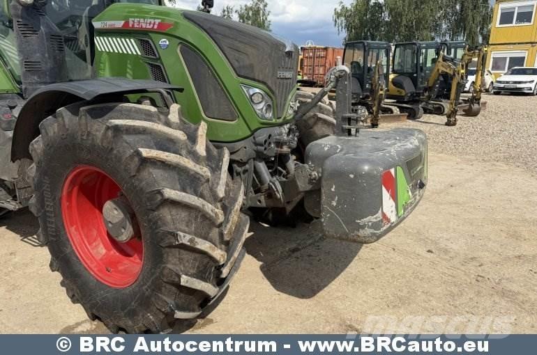 Fendt 724 Vario Traktorok