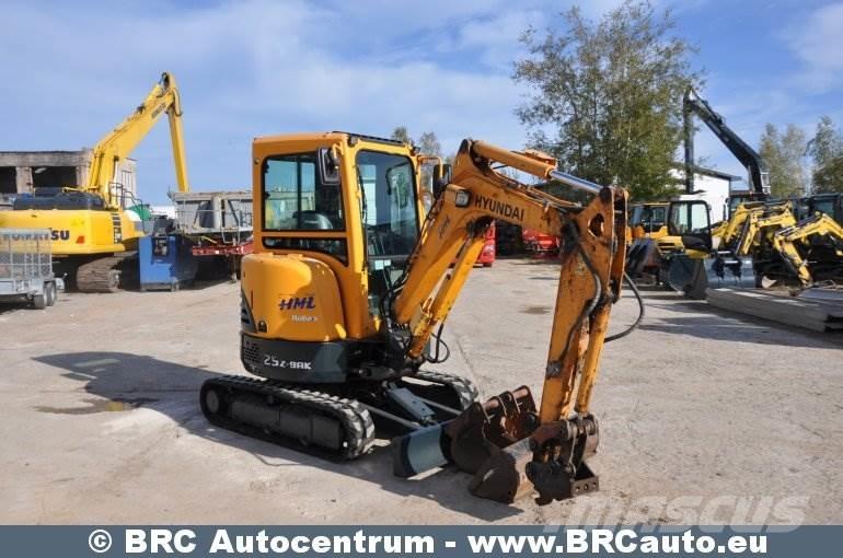 Hyundai R25Z-9AK Mini kotrók < 7t