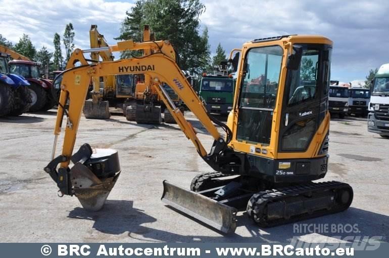Hyundai R25Z-9AK Mini kotrók < 7t