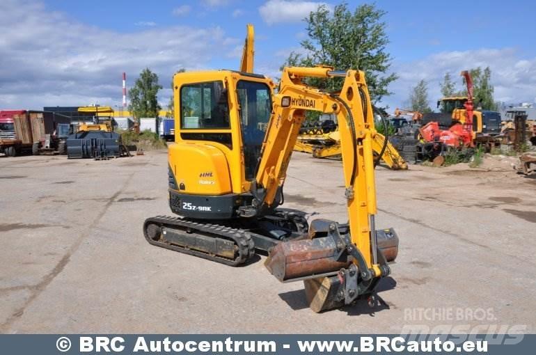Hyundai R25Z-9AK Mini kotrók < 7t