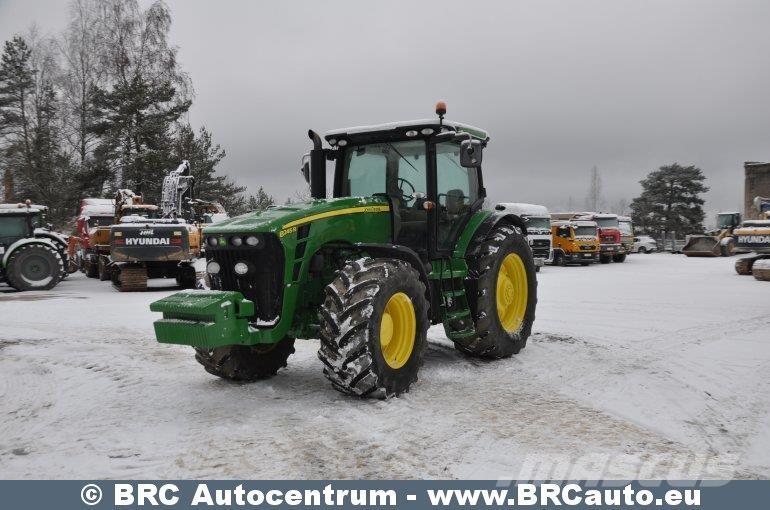John Deere 8245R Traktorok