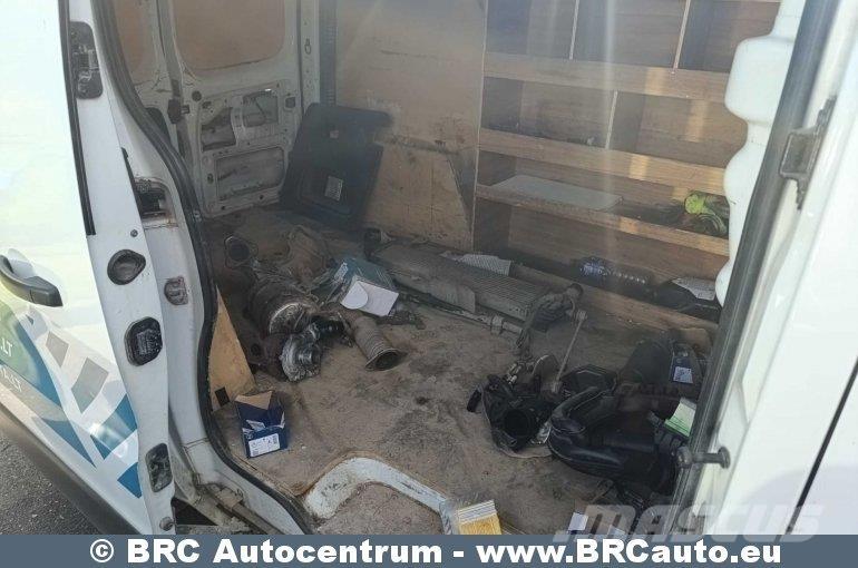 Renault Trafic Dobozos