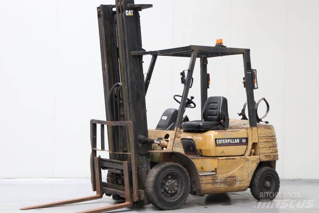CAT GP25 Gázüzemű targoncák