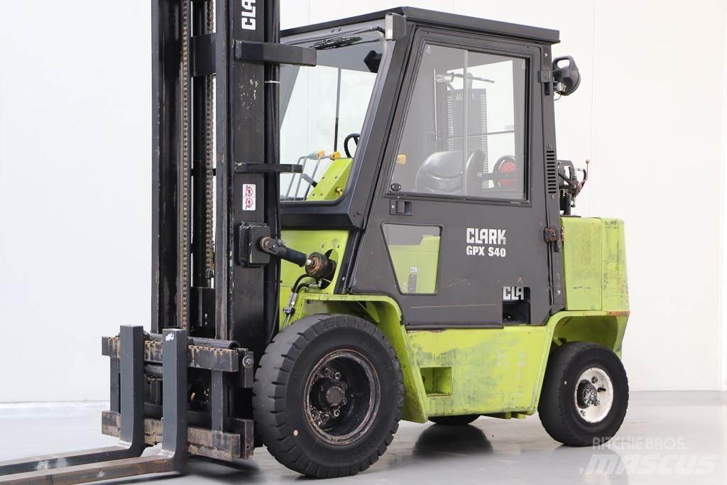 Clark GPX 40 Gázüzemű targoncák