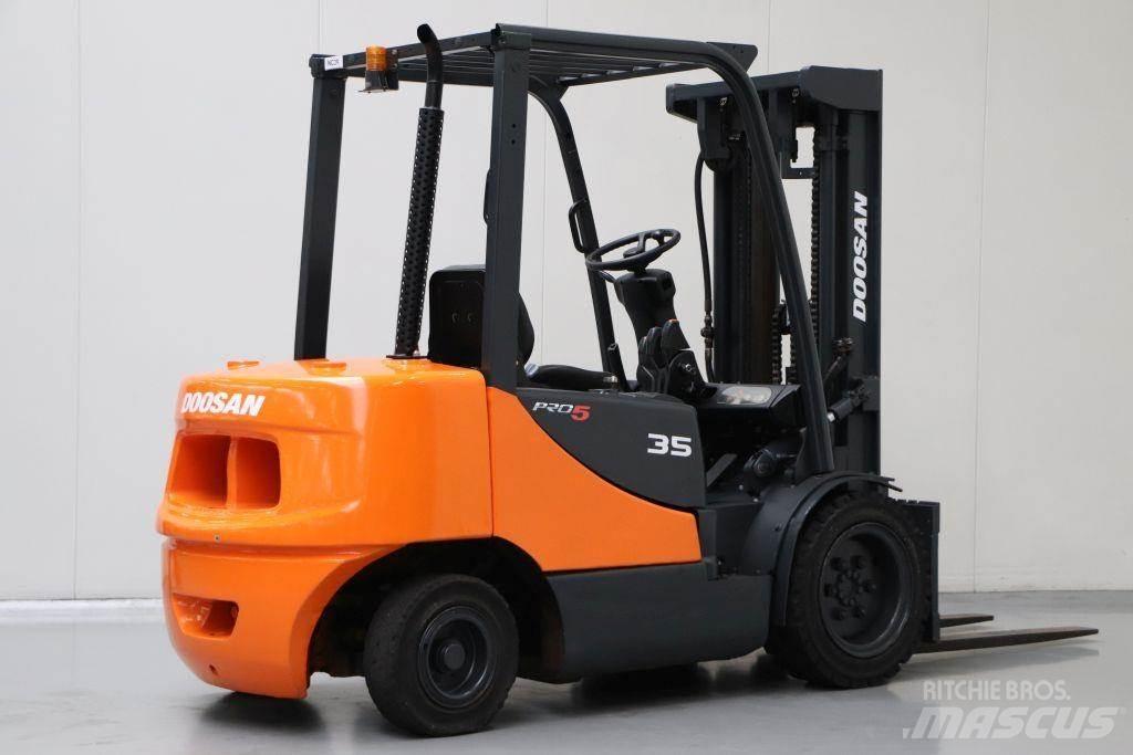 Doosan D35S Dízel targoncák