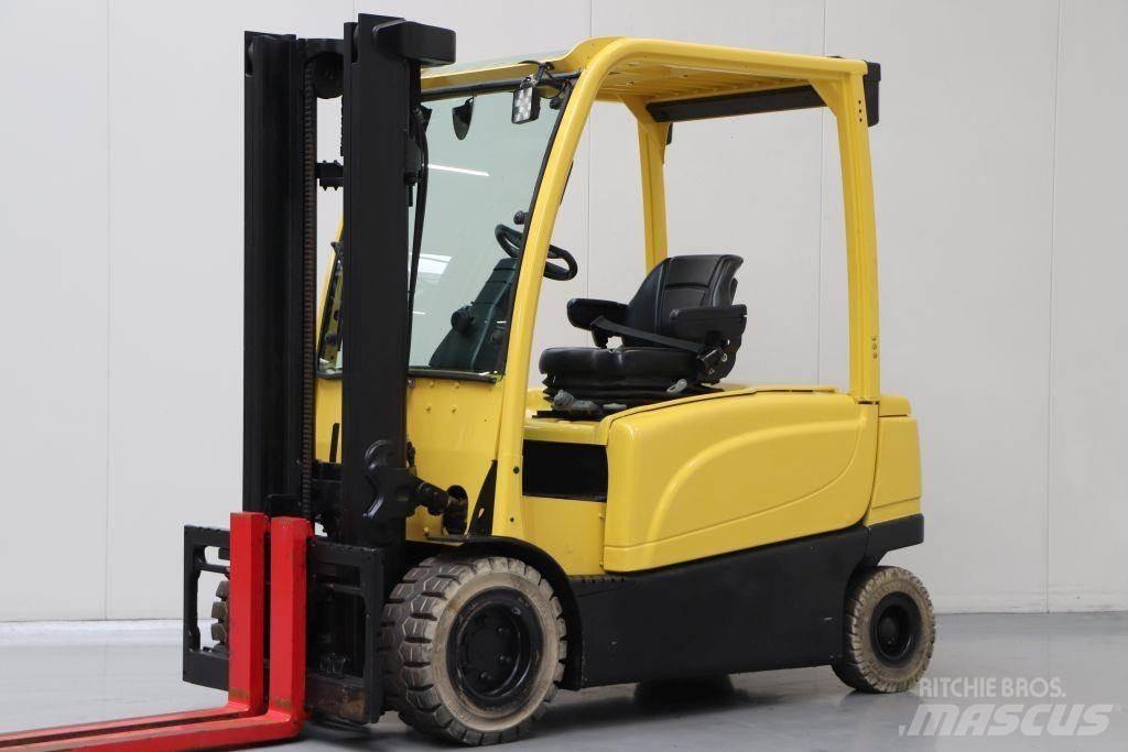 Hyster J3.0XN Elektromos targoncák