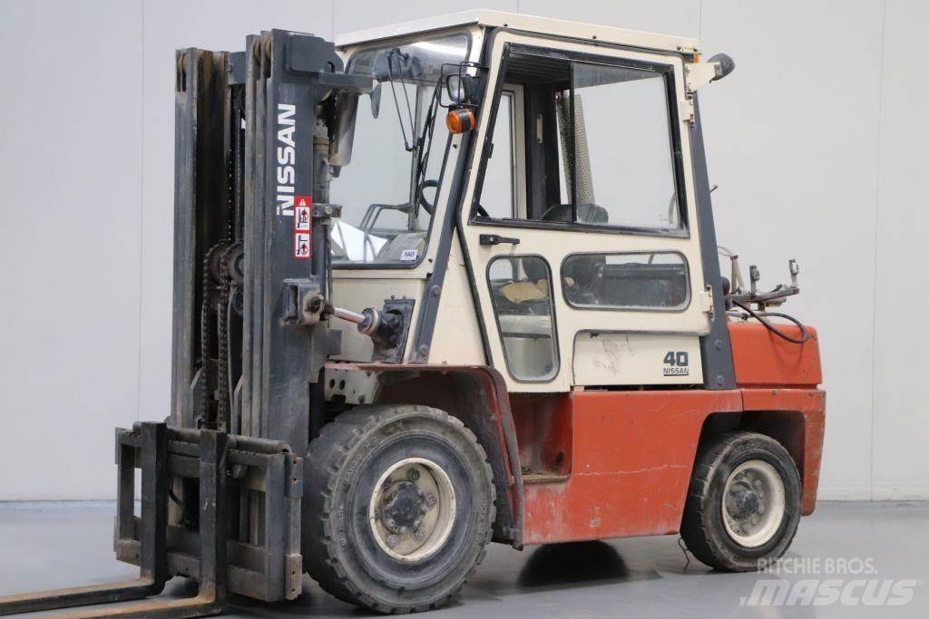 Nissan BF03A35U Gázüzemű targoncák