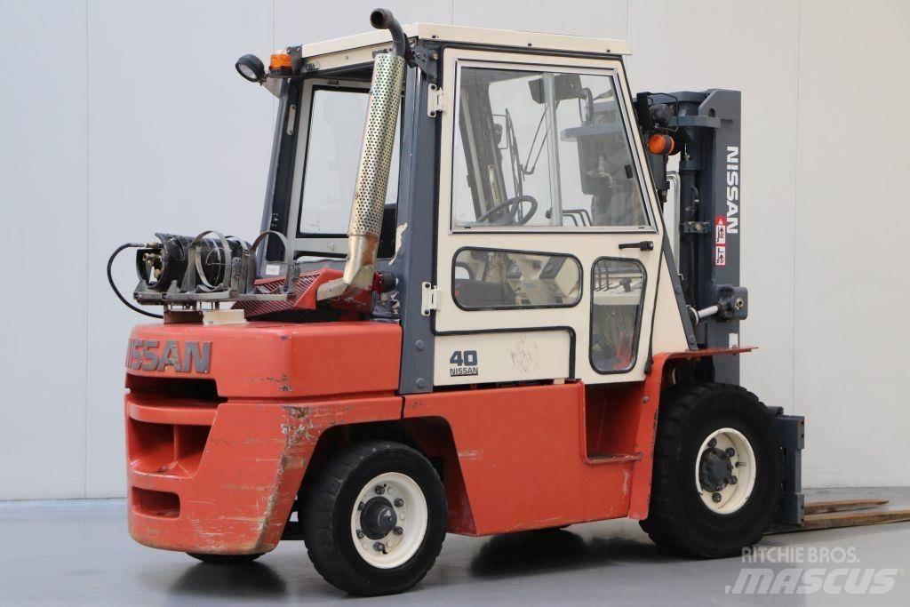 Nissan BF03A35U Gázüzemű targoncák