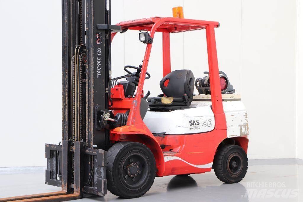 Toyota 02-7FGF30 Gázüzemű targoncák