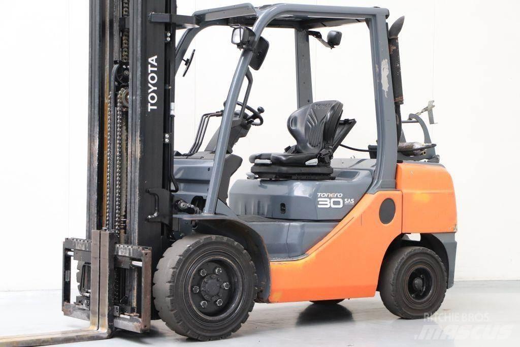 Toyota 02-8FGF30 Gázüzemű targoncák