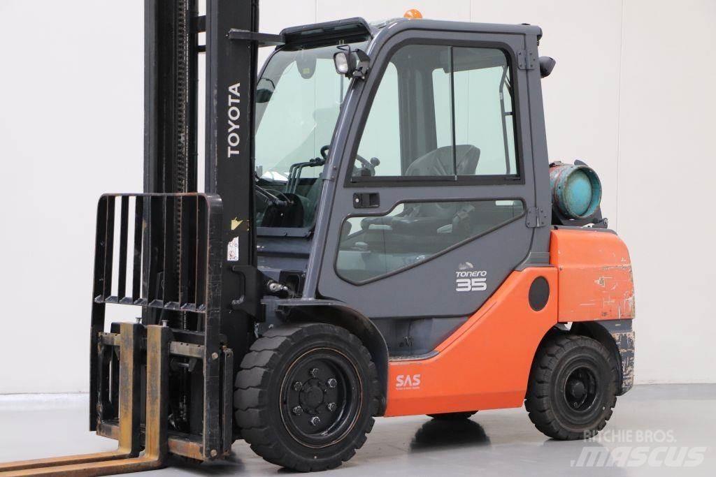 Toyota 02-8FGJF35 Gázüzemű targoncák