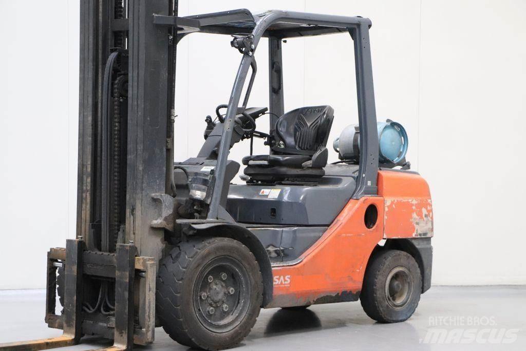 Toyota 02-8FGJF35 Gázüzemű targoncák