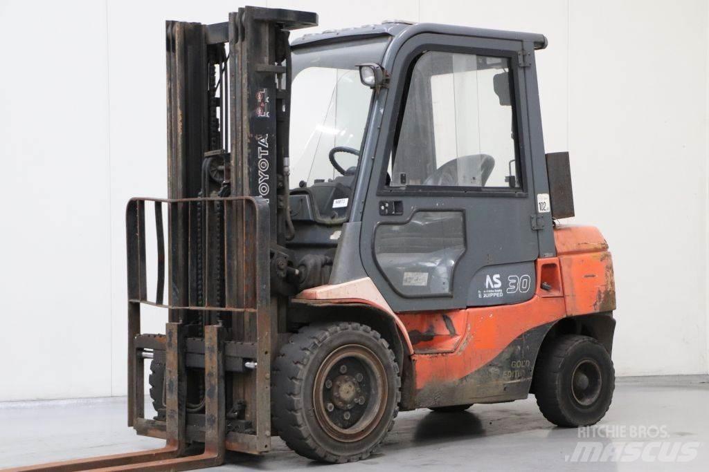 Toyota 62-7FDF30 Dízel targoncák