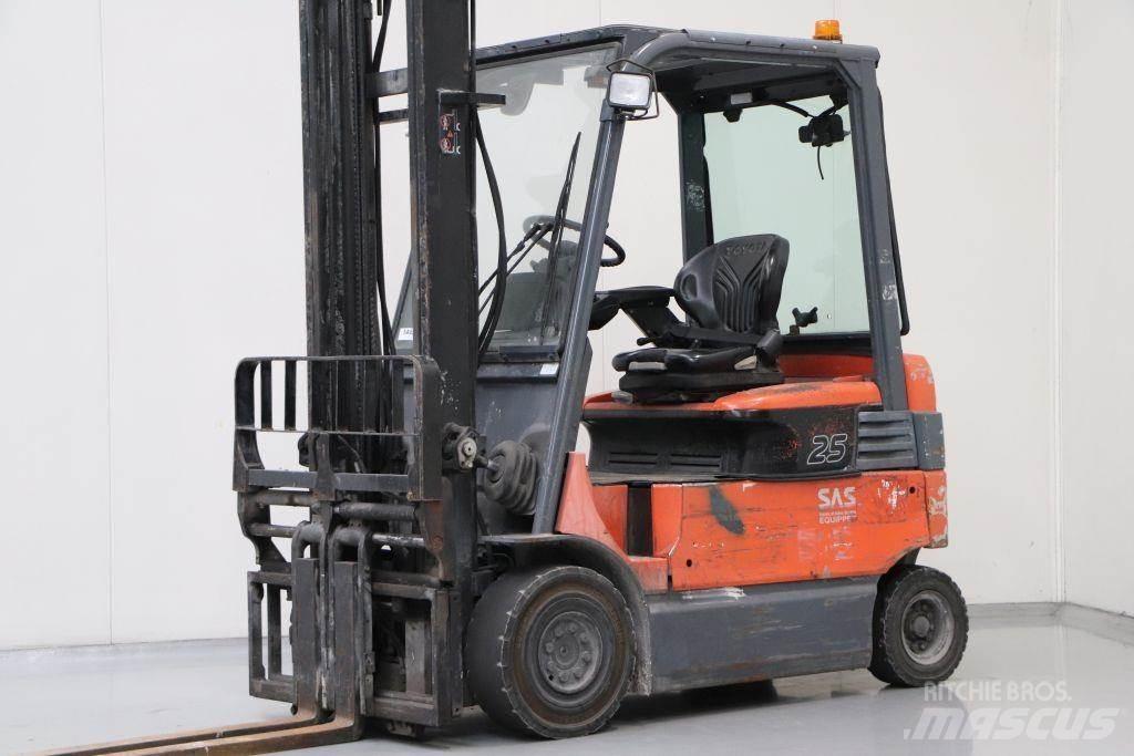 Toyota 7FBMF25 Elektromos targoncák