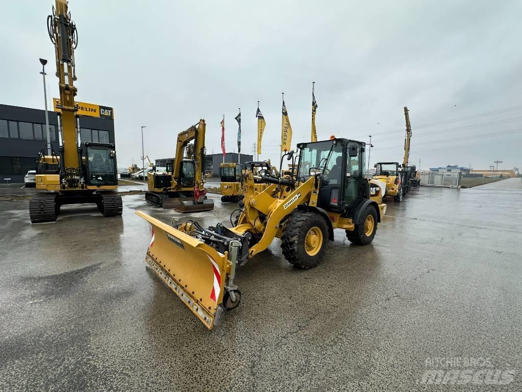 CAT 906 Gumikerekes homlokrakodók