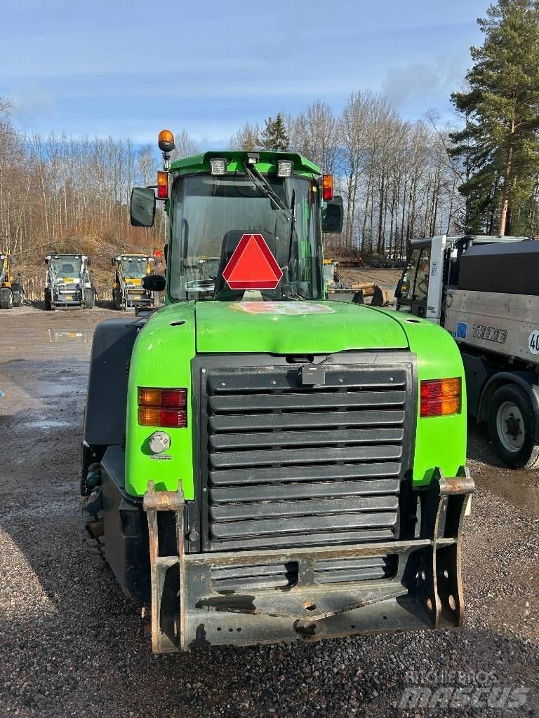 LM Trac 686 Kompakt traktorok