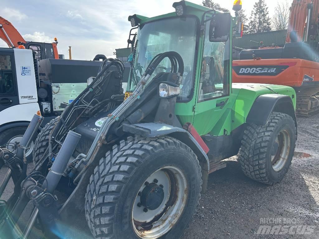 LM Trac 686 Kompakt traktorok
