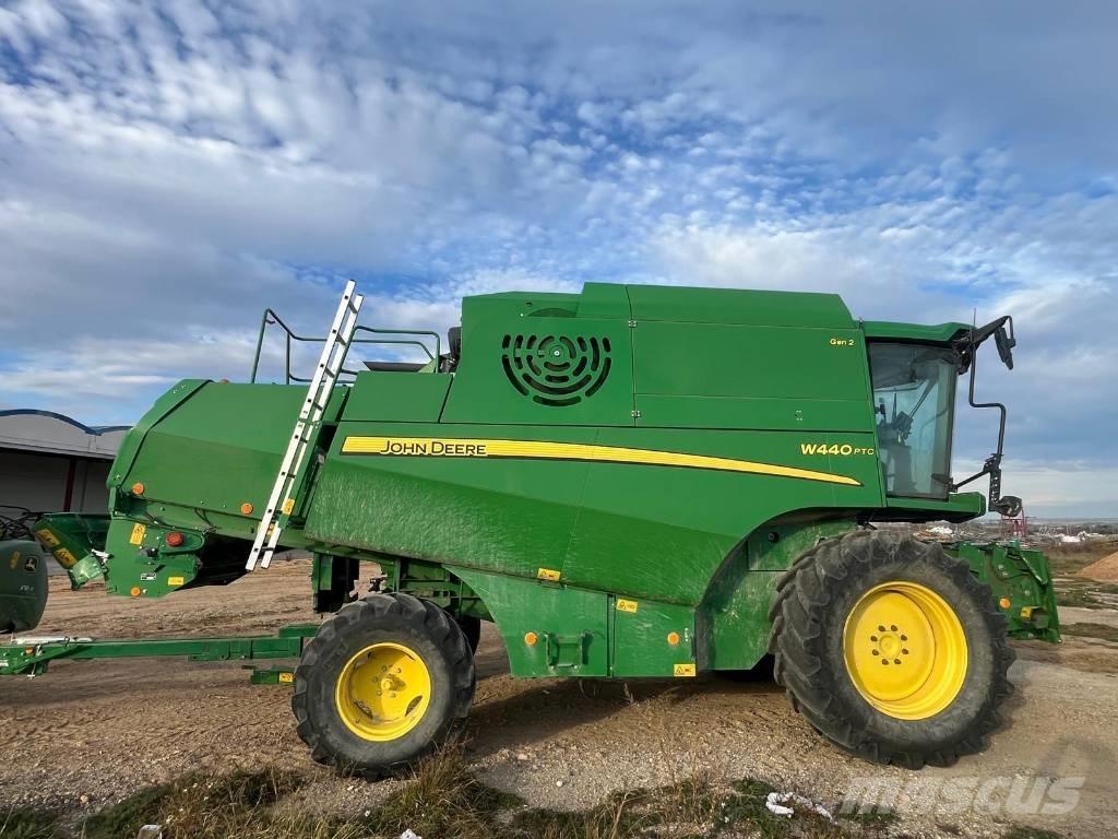 John Deere W 440 PTC Kombájnok