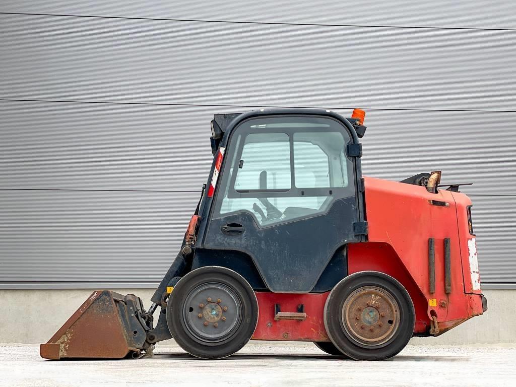 JCB R260 Kompaktrakodók