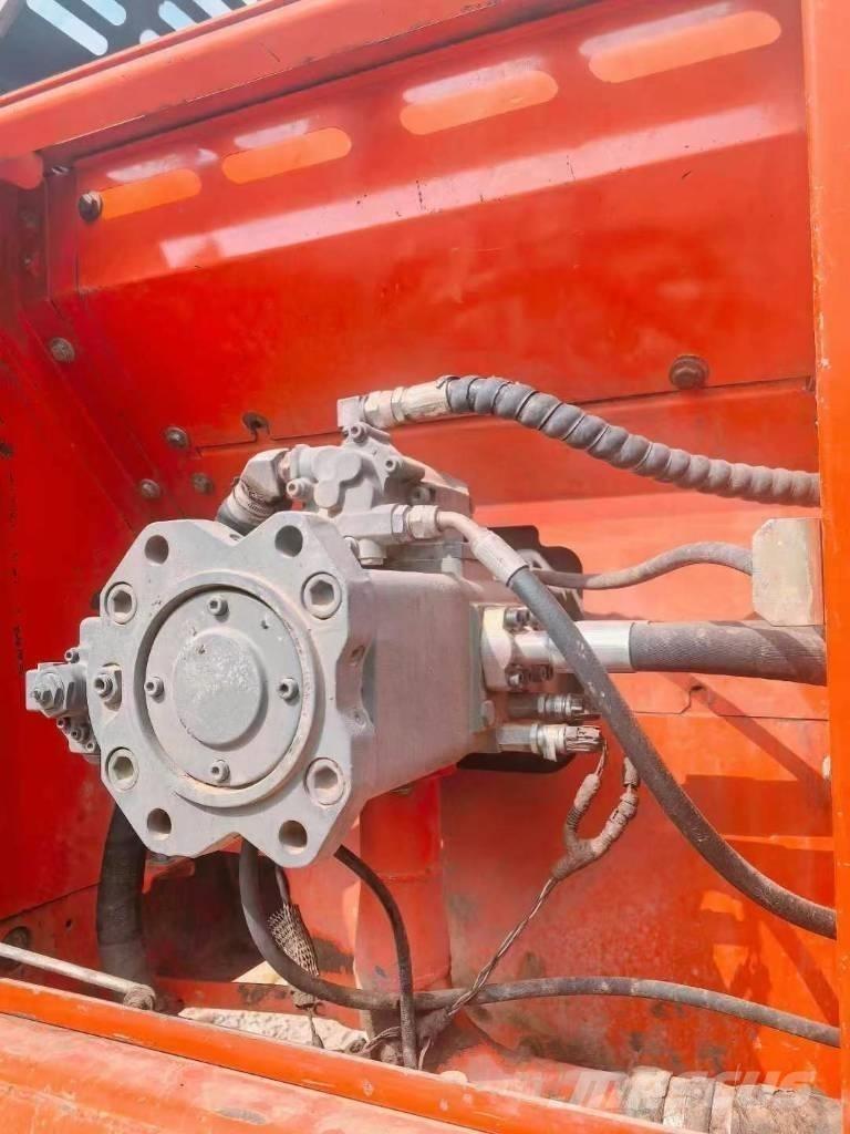 Doosan DX 260 Lánctalpas kotrók