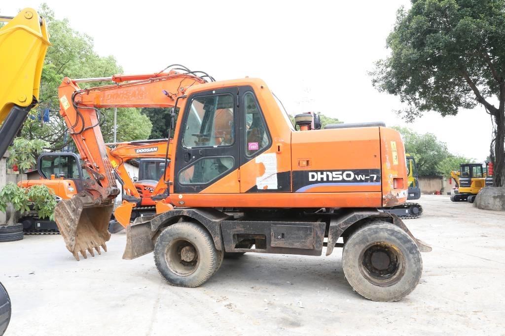 Doosan DH 150 W-7 Gumikerekes kotrók