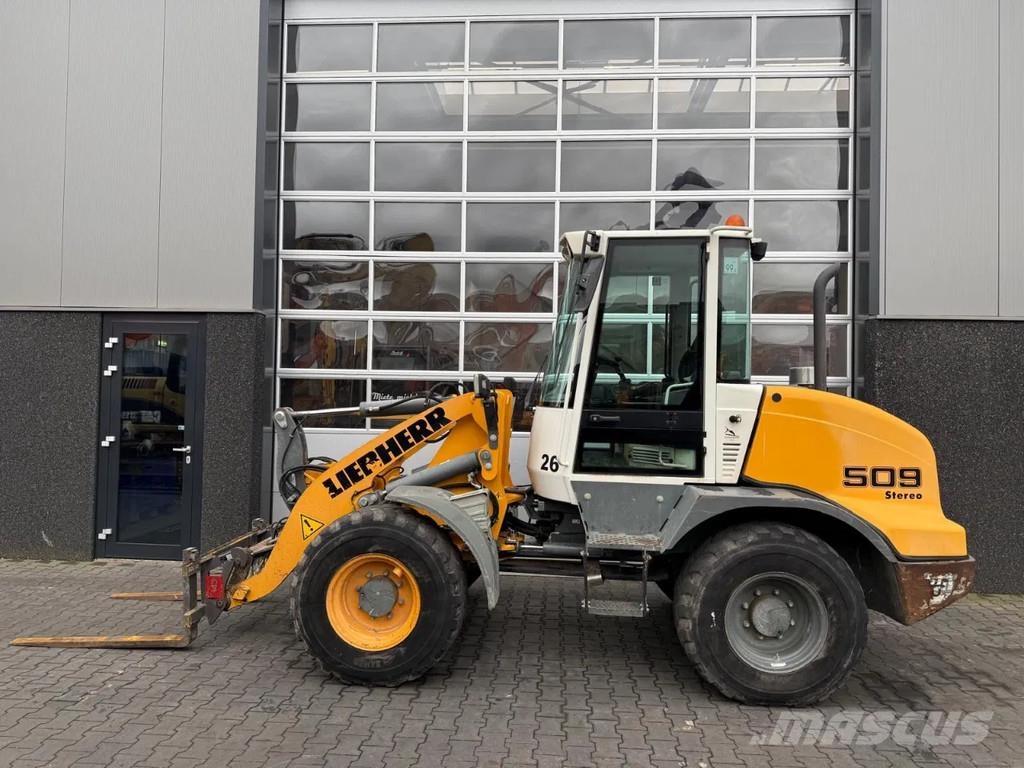 Liebherr L509 Gumikerekes homlokrakodók