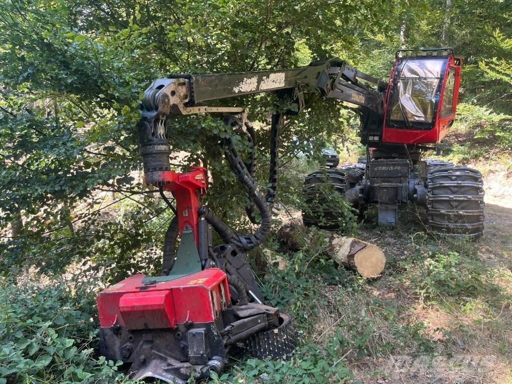 Komatsu 931 XC Betakarítók
