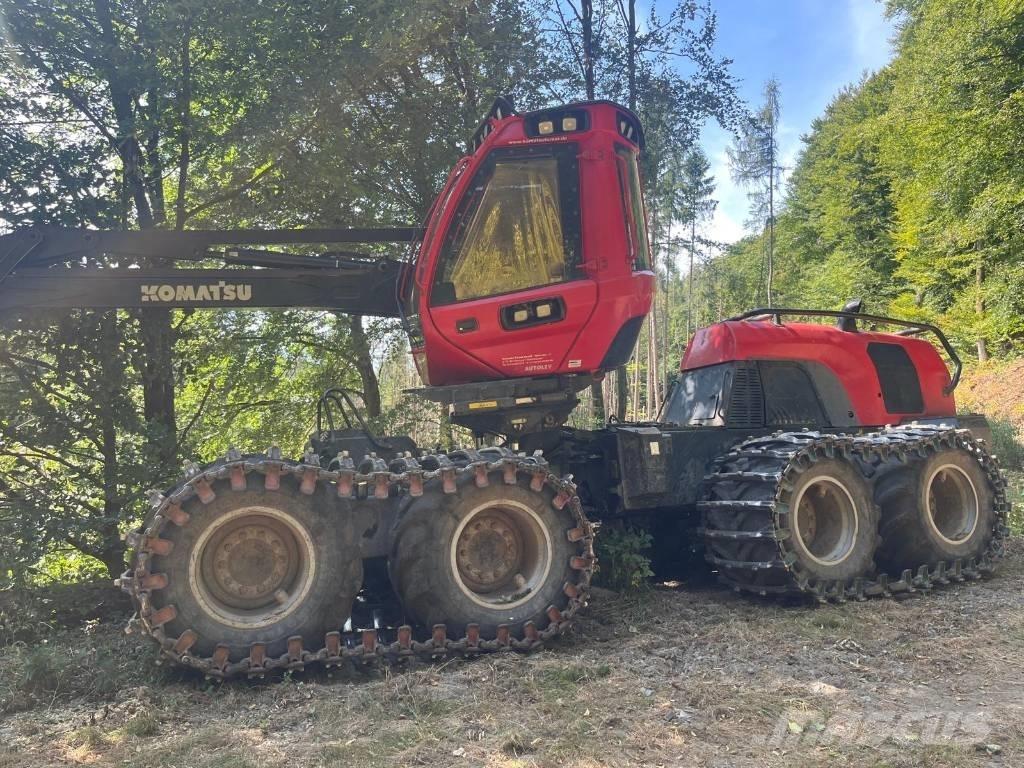 Komatsu 931 XC Betakarítók