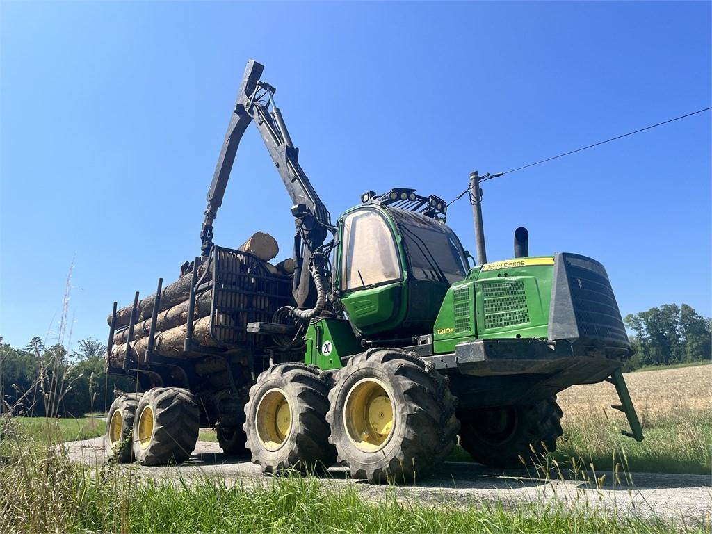 John Deere 1210E Kihordók