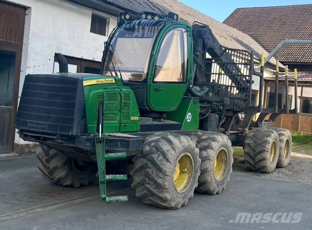 John Deere 1210E Kihordók