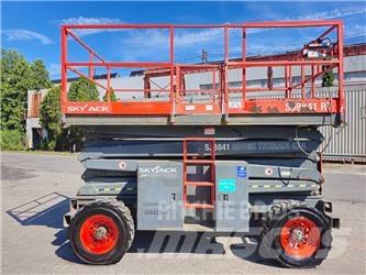 SkyJack SJ8841RT Ollós emelők